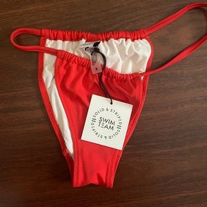 Solid & striped bottom